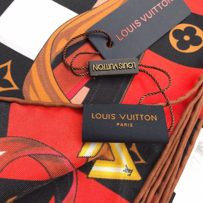 Louis Vuitton Scarf LVS00107